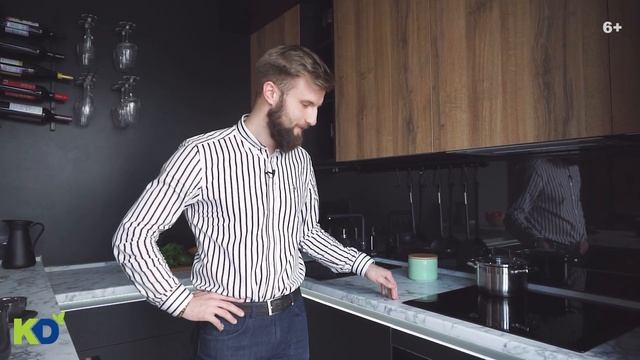 Дизайн кухни с комбинированными фасадами от компании «Кухонный Двор» смотреть онлайн