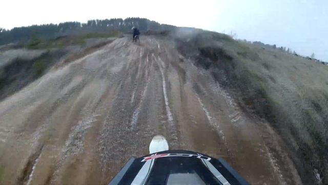 по БЕЗДОРОЖЬЮ на шоссейных колесах на питбайке) смотреть онлайн