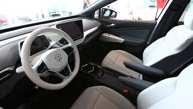 Volkswagen ID.4: First look at a US dealership смотреть онлайн
