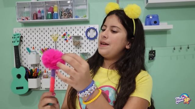 Maria Clara e a história do material escolar | How to make DIY School Supplies! смотреть онлайн