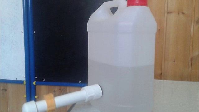 ВОТ ЭТО КОРМУШКА ДЛЯ ПТИЦ!!! бункерная кормушка своими руками. смотреть онлайн