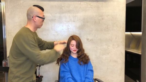 Relaxed Curl Hairstyle with Temporary Hair Color Spray | KMS STYLECOLOR