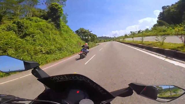 Royal Enfield INTERCEPTOR vs ZX10R, RC 390, R15 V3 || Insane 88 racing passes!! смотреть онлайн