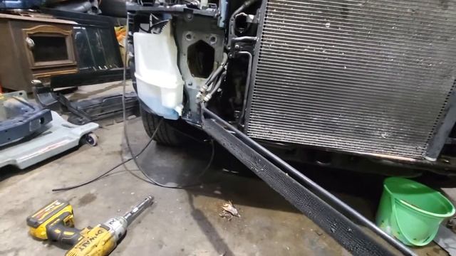 2008 Land Rover LR2 HSE Radiator Replacement смотреть онлайн