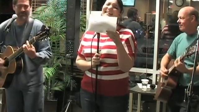 April and Raul singing a cover "Creep" by Radio Head at Java Worx open mic смотреть онлайн