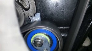 Как должен стоять флажок натяжного ролика ГРМ?!