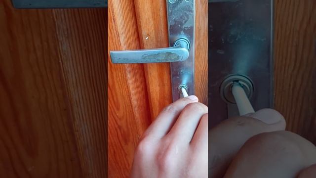 Обязательно запомните эту хитрость! как можно легко достать обломок ключа из замка? #shorts смотреть онлайн