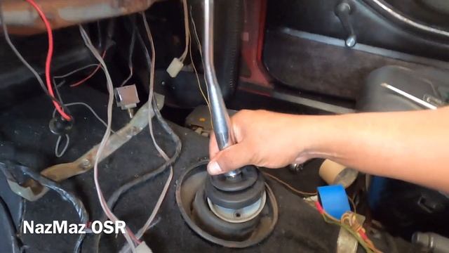 Mazda RX4 Interior dash panels looking fresh смотреть онлайн