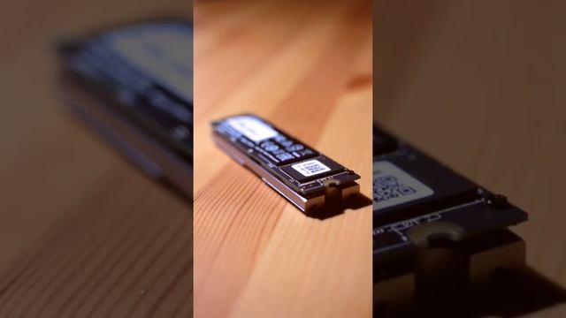 Обзор GIGABYTE AORUS RGB M.2 NVMe #сборкапк #пк смотреть онлайн