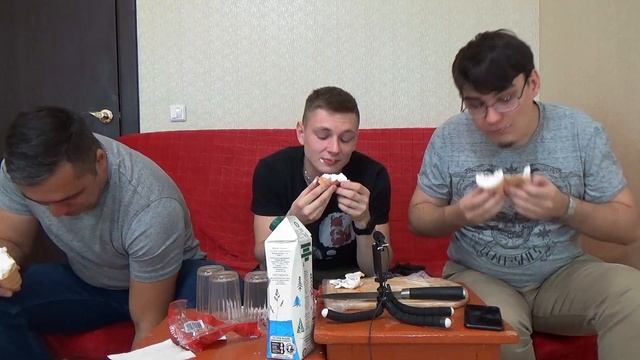 Пробуем самый острый перец в мире ! смотреть онлайн