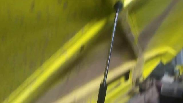 Газовый упор на капот нивы