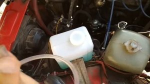 Бачёк стеклоомывателя. Устранение течи.