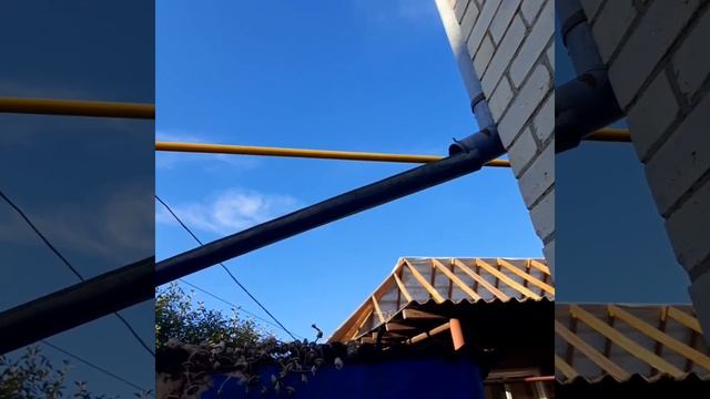 Крыша и навес восстановлены после града.