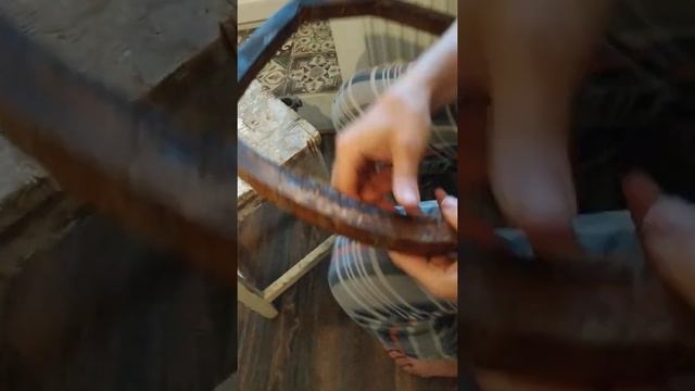 Реставрация венского стула. Снятие фанерной сидушки смотреть онлайн