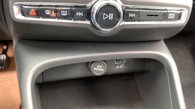 2021 Volvo XC40 Ann Arbor, Ypsilanti, Saline, Canton, Brighton, MI 21V043 смотреть онлайн
