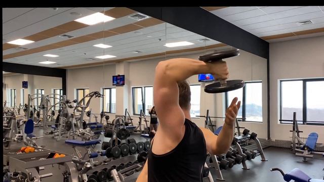 разгибание гантели из за головы смотреть онлайн