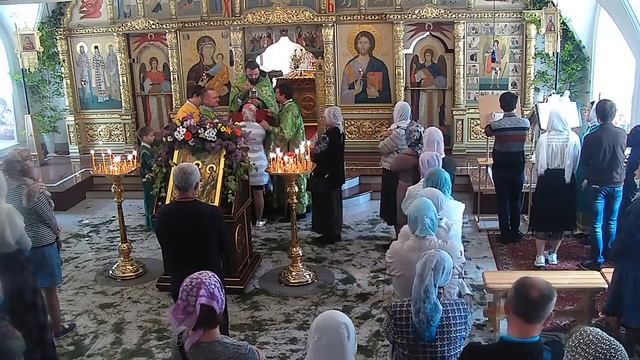 Трансляция Литургии в День Святой Троицы смотреть онлайн