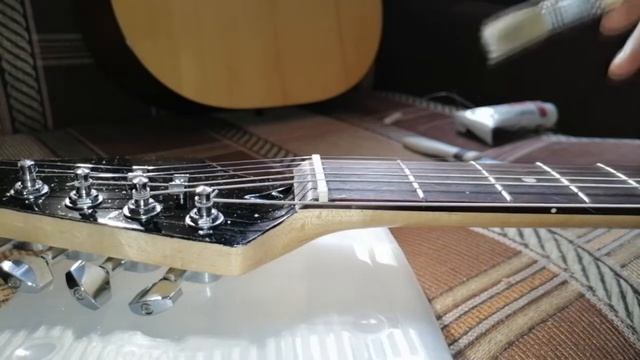 Настройка верхнего порожка гитары. Как сделать пропилы самостоятельно?