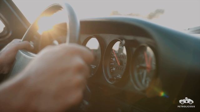 1976 Porsche 911 Targa: Dial 911 To Call This Ex-Police Car смотреть онлайн