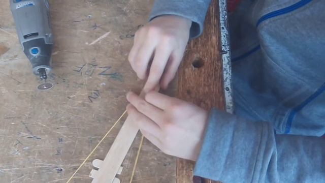 АРБАЛЕТ ИЗ ОБЫЧНОЙ ЛИНЕЙКИ. смотреть онлайн