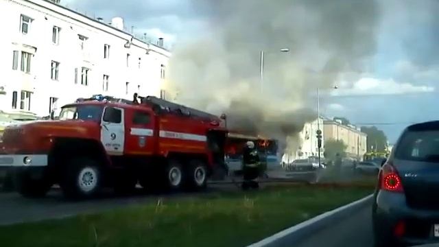 Ангарск горит автобус 16.06.2014г. смотреть онлайн
