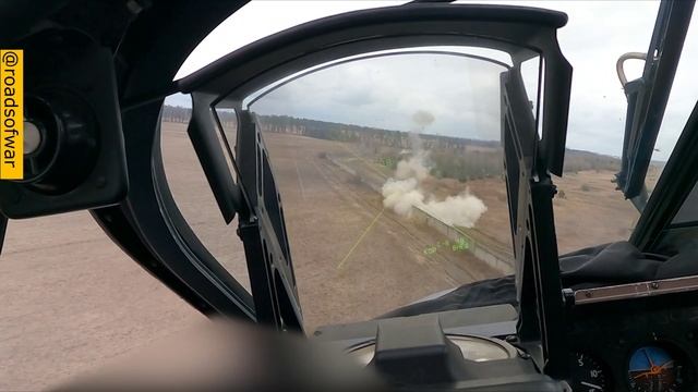 Вертолёт Ка 52 проводит зачистку аэродрома Гостомель перед высадкой тактического десанта.mp4 смотреть онлайн