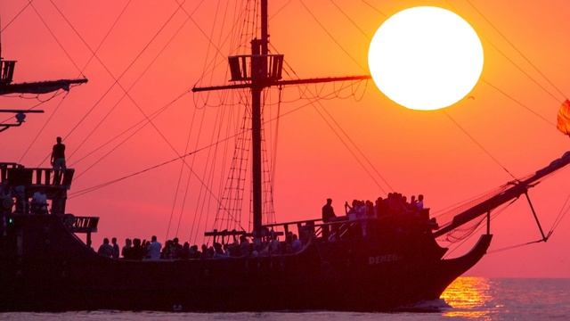 Настольное братство Часть 5: книга про осознанные сны смотреть онлайн