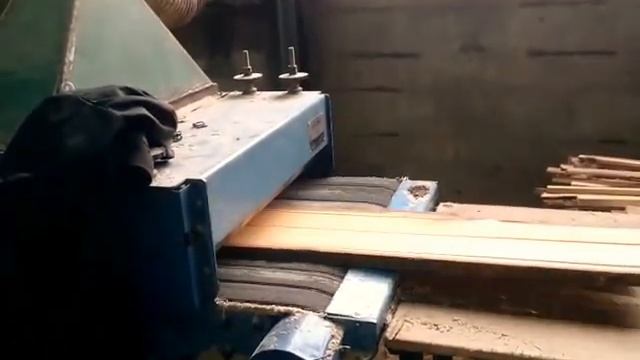 Многопильный станок МКС 800 - кромкообрезной станок смотреть онлайн