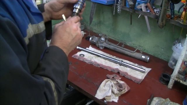 РЕМОНТ РУЛЕВОЙ РЕЙКИ ОПЕЛЬ (OPEL) СВОИМИ РУКАМИ. ЗАМЕНА РЕМКОМЛЕКТА РУЛЕВОЙ РЕЙКИ (SAGINAW). DIY смотреть онлайн