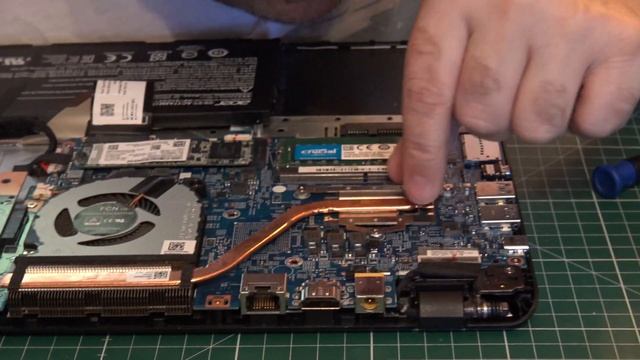 Acer Aspire A515-53 - wymiana pasty. смотреть онлайн