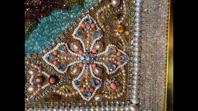 Иконы, вышитые жемчугом, бисером и драгоценными камнями. смотреть онлайн
