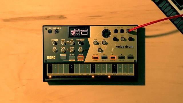 Korg VOLCA Drum HipHop Jam смотреть онлайн