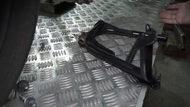 INSTALLATION CENTER STAND HONDA CTX 700-750 (nc 700-750 X, S Not Original Muffier)