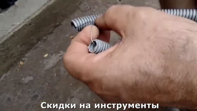 Как проложить электрический провод на даче под землей от Дачного мастера смотреть онлайн