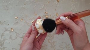 Золочение пасхального яйца поталью / Gold leaf overlay