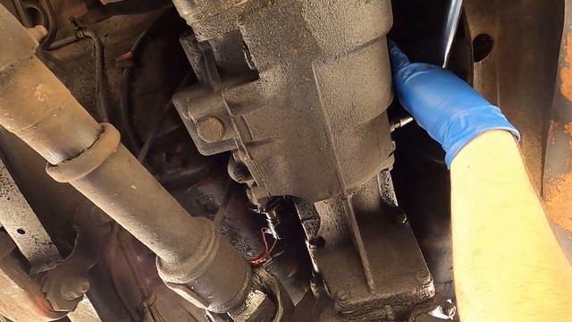 Diff fluid change on 1979 Toyota pickup смотреть онлайн