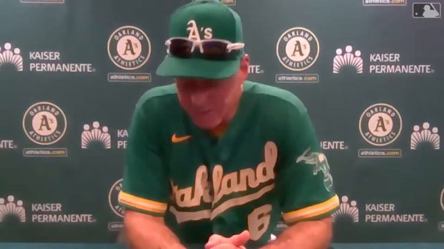Manager de Oakland defiende a Ramón Laureano смотреть онлайн