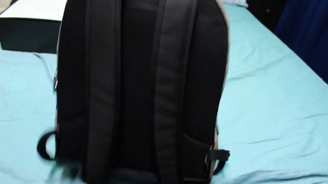 I GOT A GUCCI BACKPACK!?!? смотреть онлайн