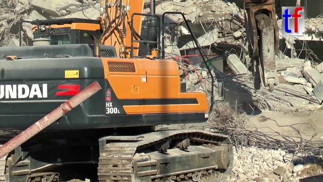 Hyundai HX300L Demolition / Abbruch Louis London Sindelfingen, Germany, 08.12.2015. смотреть онлайн