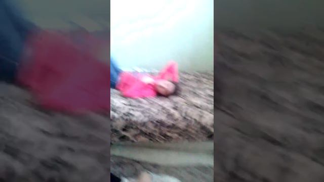 Катя первый раз занимается гимнастикой! смотреть онлайн