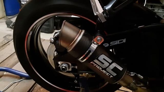 Suzuki Gsxr 600 K9 смотреть онлайн