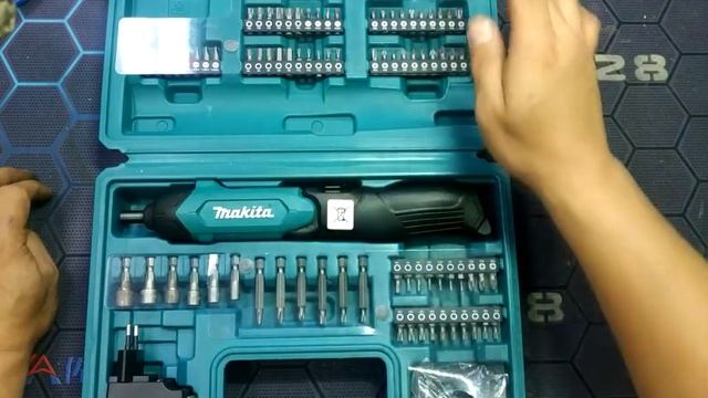 АКБ ОТВЁРТКА MAKITA DF001DW АККУМУЛЯТОРНЫЙ ШУРУПОВЁРТ ДРЕЛЬ ПИСТОЛЕТ СКЛАДНАЯ НАБОР БИТ 84 ПРЕДМЕТ смотреть онлайн