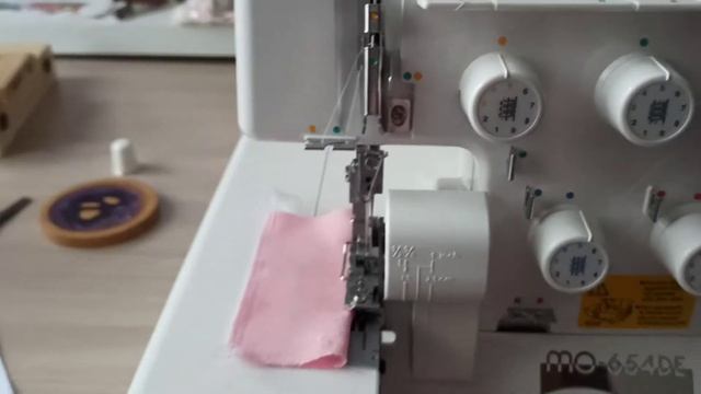 Обзор на оверлок JUKI MO-654DEN ✨ Распаковка ✨ Первые строчки на оверлоке ✨ Комплектация ✨ смотреть онлайн