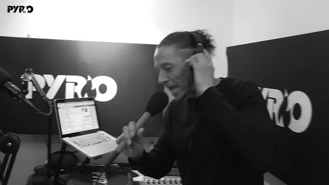 SMK & Spookasonic Spit Live In The Studio - Navigator MC - PyroRadio - (29/09/2016) смотреть онлайн