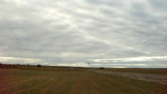 Скоростной проход над полосой самолета Белый ветер