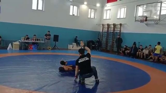 Кинул прогибом на соревнованиях😱😱 смотреть онлайн