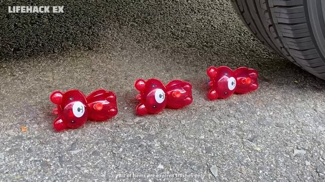 Crushing things with Car! 자동차로 바삭 바삭하고 부드러운 것을 분쇄! 실험용 자동차 vs 콜라, 환타 슬라임 캔디 토이 JCB 트랙터 오르비즈 смотреть онлайн