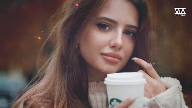 Данила Поперечный эмигрировал с супругой в США.