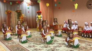 Танец Белочек на осеннем утреннике. Средняя гр. N12 МАДОУ N56 (2022г.)