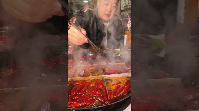 快来感受重庆火锅的独特魅力 麻辣醇厚 让你们体验鲜毛肚自由的快乐#重庆火锅 #美食创作人计划 смотреть онлайн